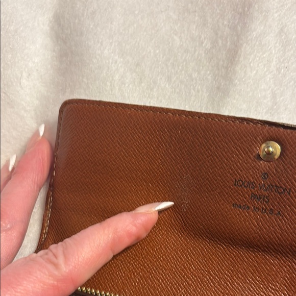 Louis Vuitton Brown Monogram continental Wallet - Picture 11 of 17